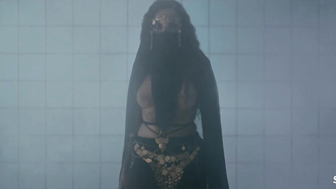 Meriem Sarolie Oben-ohne-Szene in Kandisha (2020)