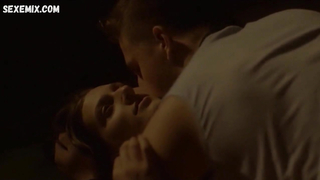 Adam Mia Petricevic'i köpek stiliyle sikiyor, Quit Staring at My Plate (Ne gledaj mi u pijat) (2016) filmindeki sahne