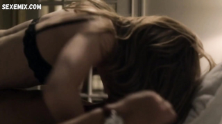 Siyah iç çamaşırlı Melissa Roxburgh, Manifest s01e10e16 (2019) sahnesi