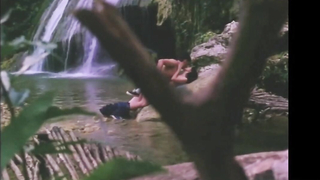 Scena in topless di Jessa Zaragoza in Masamang damo (1996)
