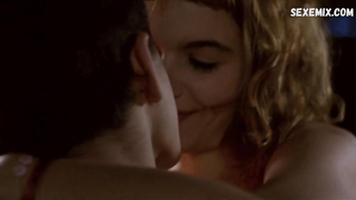 Сцена с грудью Марины Глезер в фильме «El polaquito» (2003)