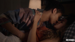 Сцена в нижнем белье Мэдисон Бейли в сериале «Американские истории ужасов», сезон 1, серия 3 (2021)