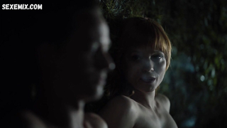 Mavie Horbiger posa desnuda en Ich und die Anderen s01e01 (2021)