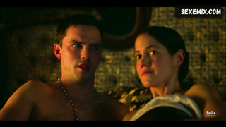 The Great'de Elle Fanning'in baştan çıkarıcı Popo Sahnesi