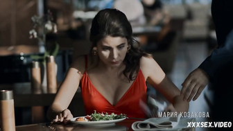 Mariya Kozakova a montré le corps dans une lingerie en dentelle rouge, scène dans Ukus volchici s01e03 (2019)