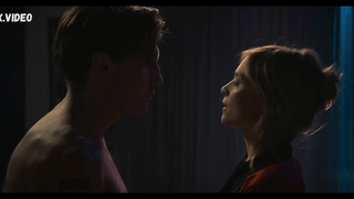 Лиззи Брошер, Лаура Лигуори показывают полную фронтальную наготу во время секса - American Gigolo s01e02 (2022)