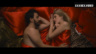 Ellyn Jameson posa desnuda durante el sexo, escena en Aspirational Slut (2022)