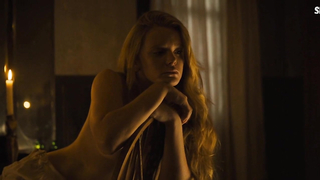 Abigail Cowen pose nue dans Redeeming Love (2022)