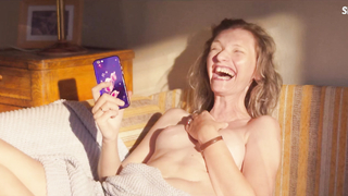 Agata Buzek mostra seu corpo em lingerie, cena em My Wonderful Life (Moje wspaniale zycie) (2021)