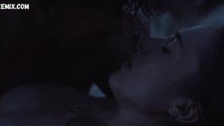 Соня Метелица занимается сексом на пляже, сцена в фильме «Под вестью» (2022)