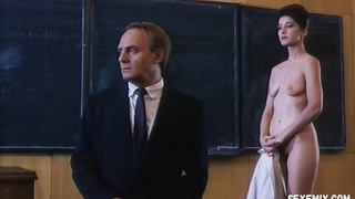 Валери Заррук показывает голую грудь, киску, сцену в фильме «Она» (1995)