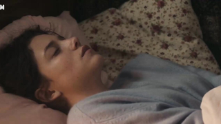 Zoe Adjani sexy, Unterwäscheszene in Cigare au miel (2020)