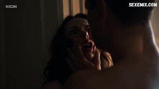 Escenas de sexo misionero de Ekaterina Olkina en Tehnar s01e04 (2019-2022)