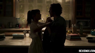 Veronica Echegui, Book of Love (2022) filminde çıplak poz veriyor