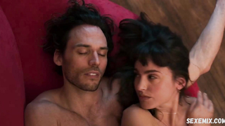 Veronica Echegui, Book of Love (2022) filminde çıplak poz veriyor