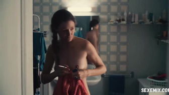 Vicky Krieps mostra tette e culi nudi, scena in Serre moi fort (2021)