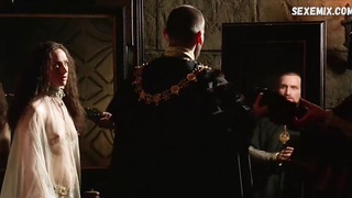 Amanda Ryan posa nuda nel film Elizabeth (1998)