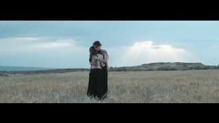 Scène sexy d'Emilia Lazo dans Emilia y Pablo Territorio de Delirio (2019)