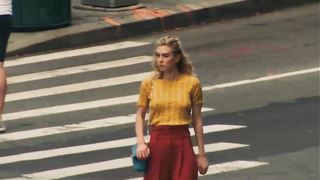 Scena sexy di Vanessa Kirby in Italian Studies (2021)