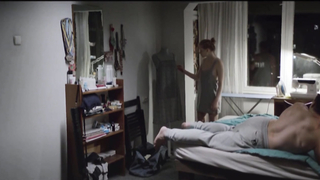 Scena di nudo con Valeria Khilko dal film Weightlifter (Sztangista) (2018)