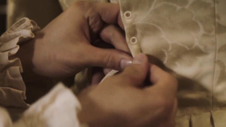 Sara Etienne (Sara Linaje) est sexy dans le film « Quand la fièvre arrive »