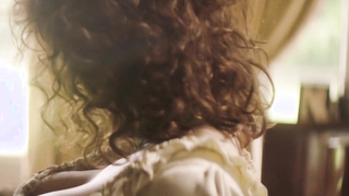 Sara Etienne (Sara Linaje) est sexy dans le film « Quand la fièvre arrive »