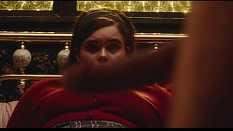 Barbie Ferreira BBW bruna viene sbattuta da dietro, scena in Euphoria