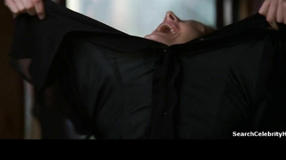 Грудь Джоди Фостер,сцена в фильме «Нелл» 1994 года