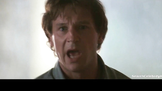 Грудь Джоди Фостер,сцена в фильме «Нелл» 1994 года