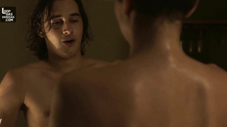 L'actrice Julia Konrad nue dans des scènes de série