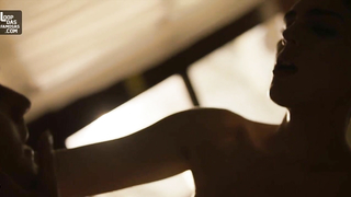 L'actrice Julia Konrad nue dans des scènes de série