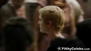 OBTEVE uma cena totalmente nua com Lena Headey