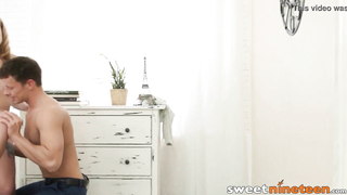 Blonde érotique baisée par une grosse bite