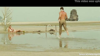 Ursula Andress en sus orejas 1966