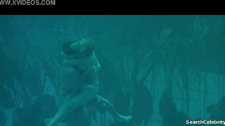 Ursula Andress en sus orejas 1966