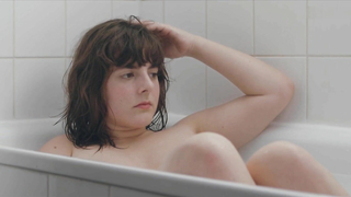 Pauline Romane sexy, vidéo nue dans Amour (2021)