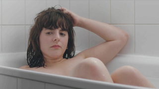 Pauline Romane sexy, vidéo nue dans Amour (2021)