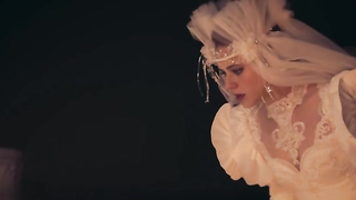 Isabel Burr – La Maison des Fleurs Le Film (2021)