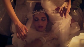 Isabel Burr – La Maison des Fleurs Le Film (2021)