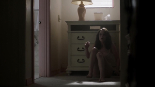 Michelle Dockery sexy - Buon comportamento s01e01 (2016)