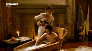 Marie-Josee Croze çıplak - La certosa di Parma (2012)