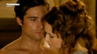 Marie-Josee Croze çıplak - La certosa di Parma (2012)