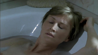 Christine Brucher Nacktszene in „La Ville Est Quietle“ (2000)