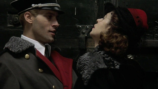 Обнаженная сцена с Анной Галиеной в фильме «Черный ангел» (2002)