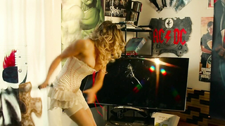 Karina Zvereva Nacktszene in Superplokhie (2016)