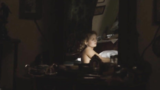 Eichmann'daki (2007) Judit Viktor çıplak sahnesi