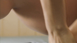 Jessica Schwarz'ın Kammerflimmern'deki çıplak sahnesi (2004)