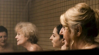 Одри Флёро показывает нам свою попу. - Les reines du Ring (2013)