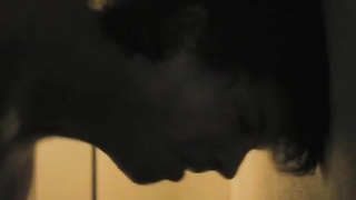 В начале клипа видно, как Джиллиан Алекси трахает ее партнер-мужчина. В начале клипа видно, как Джиллиан Алекси трахает ее партнер-мужчина, причем очень жестко, на полу, заставив ее лечь на пол, раздвинув ноги.