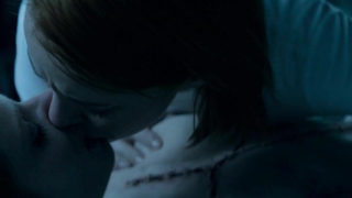 Cody Renee Cameron, Jena Malone Scena lesbica in The Neon Demon (2016)